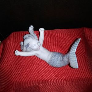 Lladro Waking up at Sea